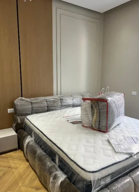 Tirane, jepet me qera apartament 1+1 , 74 m² 1.000 € 