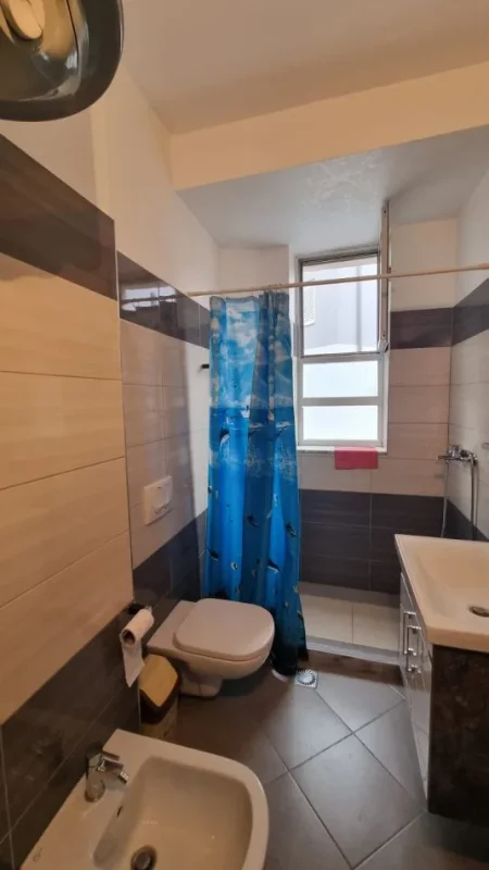 Tirane, jepet me qera apartament 2+1 Kati 3, 58 m² 600 € 