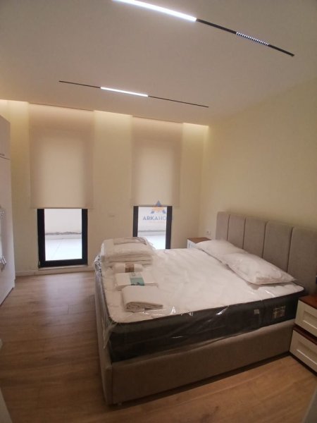 Tirane, jepet me qera apartament 2+1 , 135 m² 831 € 