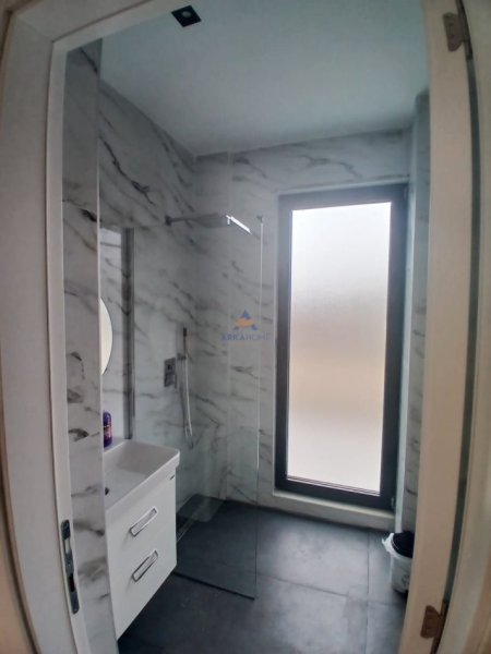 Tirane, jepet me qera apartament 2+1 , 135 m² 831 € 