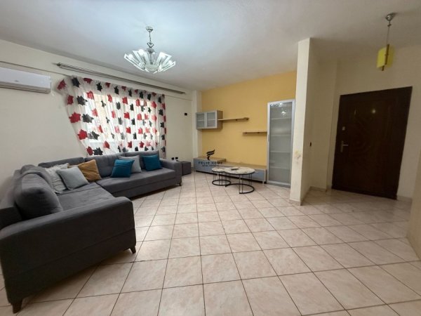 Tirane, jepet me qera apartament 2+1 Kati 1, 120 m² 1.500 € (GARDA)