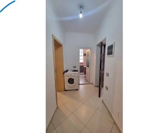 Tirane, jepet me qera apartament 2+1 Kati 3, 58 m² 600 € (Vasil Shanto)