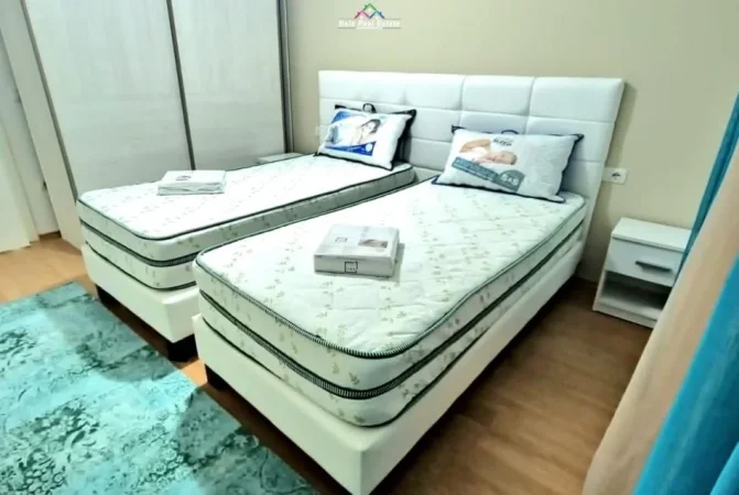 Tirane, jepet me qera apartament 2+1 Kati 4, 88 m² 750 € (Rruga 5 Maji)