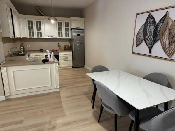 Tirane, jepet me qera apartament 2+1 Kati 2, 110 m² 700 € (Kopeshti Botanik)