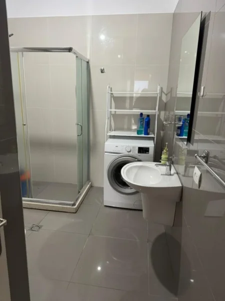 Tirane, jepet me qera apartament 2+1 Kati 2, 110 m² 700 € (Kopeshti Botanik)