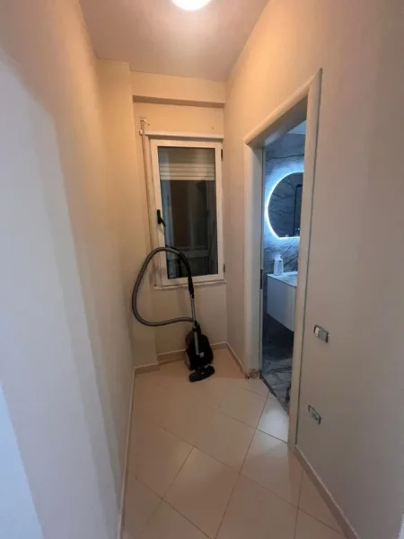 Tirane, shitet apartament 1+1+Ballkon Kati 3, 59 m² 118.000 € (Liqeni i Thate)