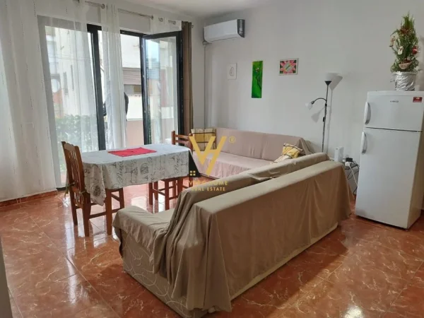 Tirane, jepet me qera apartament 1+1+Ballkon Kati 3, 65 m² 470 € (RRUGA E ELBASANIT)