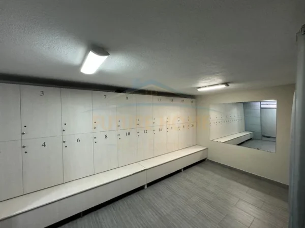 Tirane, shitet ambjent biznesi , 160 m² 270.000 € 