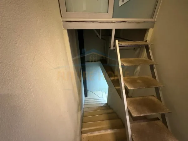 Tirane, shitet ambjent biznesi , 160 m² 270.000 € 