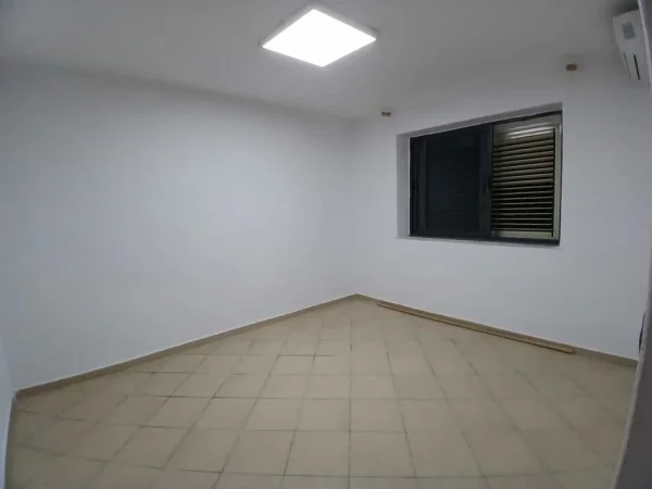 Tirane, jepet me qera zyre Kati 2, 60 m² 620 € (Rruga e Durresit)