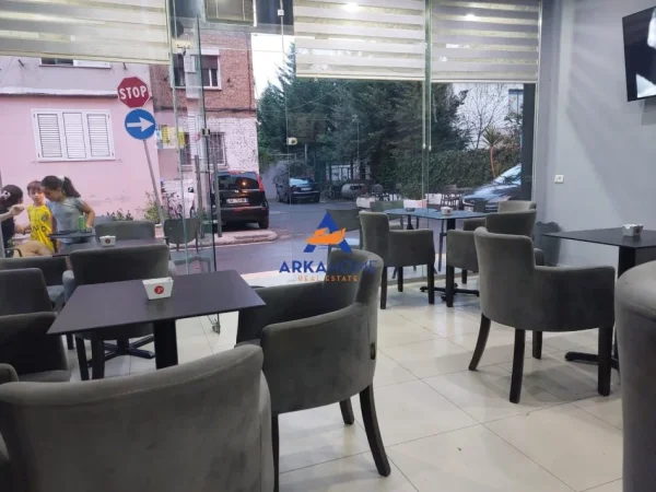 Tirane, shitet lokal Kati 0, 60 m² 80.000 € 