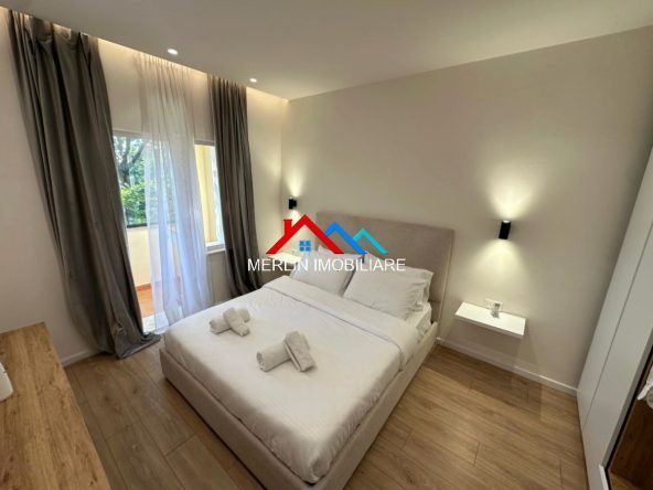 Tirane, jepet me qera apartament 2+1+Ballkon Kati 2, 70 m² 725 € (BULEVARDI BAJRAM CURRI)