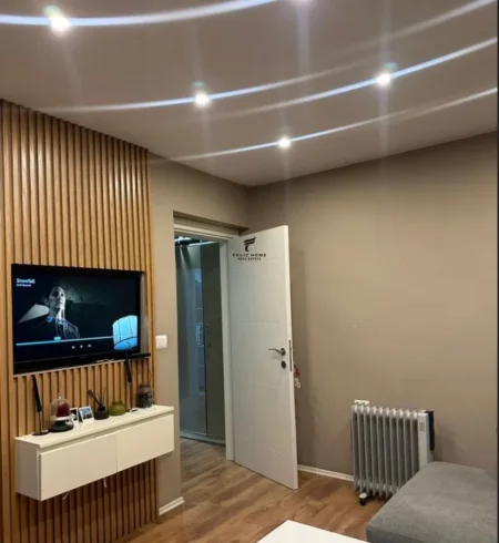 Tirane, jepet me qera apartament 1+1 Kati 3, 56 m² 550 € (STACIONI TRENIT)