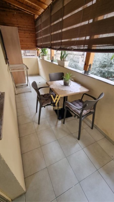 Tirane, jepet me qera apartament 2+1+Ballkon Kati 2, 70 m² 600 € (21)