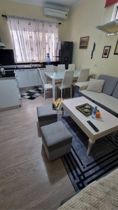 Tirane, jepet me qera apartament 2+1+Ballkon Kati 2, 70 m² 600 € (21)