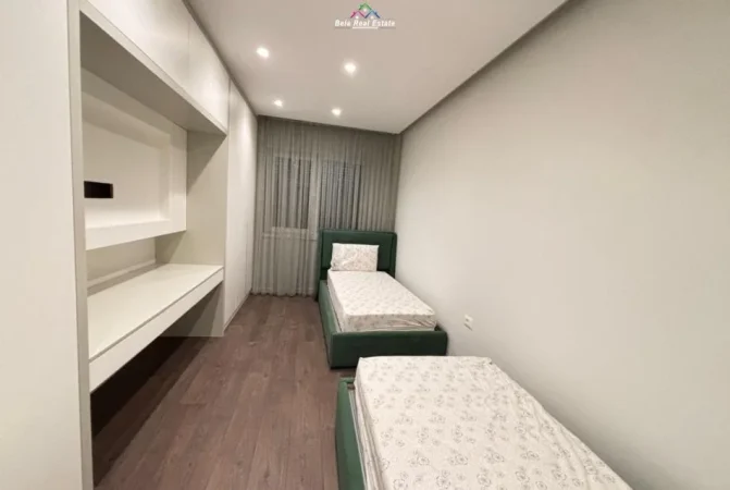 Tirane, jepet me qera apartament 2+1 Kati 3, 111 m² 1.300 € (Rruga Dritan Hoxha)