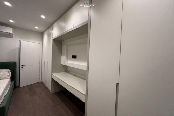 Tirane, jepet me qera apartament 2+1 Kati 3, 111 m² 1.300 € (Rruga Dritan Hoxha)