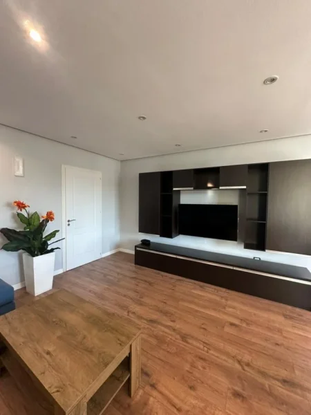 Tirane, jepet me qera apartament , 125 m² 100.000 €