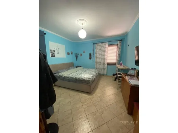 Tirane, shitet apartament 3+1 Kati 3, 131 m² 250.000 € (Ish Tregu Elektrik bosko132557)