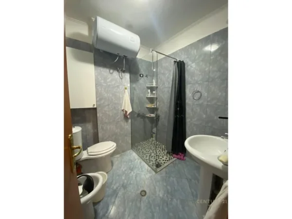 Tirane, shitet apartament 3+1 Kati 3, 131 m² 250.000 € (Ish Tregu Elektrik bosko132557)