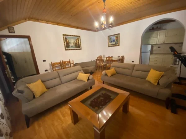 Tirane, jepet me qera apartament+verande | Penthouse 1+1+Ballkon Kati 3, 120 m² 380 € (Rruga muhamed deliu)