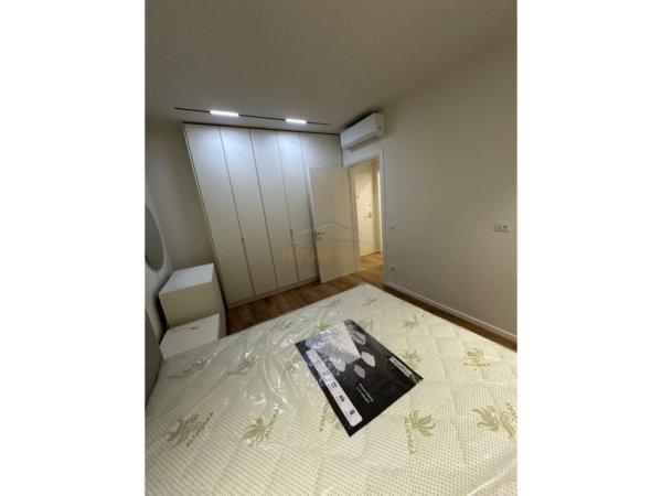 Tirane, jepet me qera apartament 1+1 Kati 3, 64 m² 600 € (Bulevardi i Ri , Rruga Petrela)