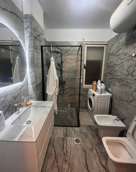 Tirane, shitet apartament 1+1 , 59 m² 118.000 € 