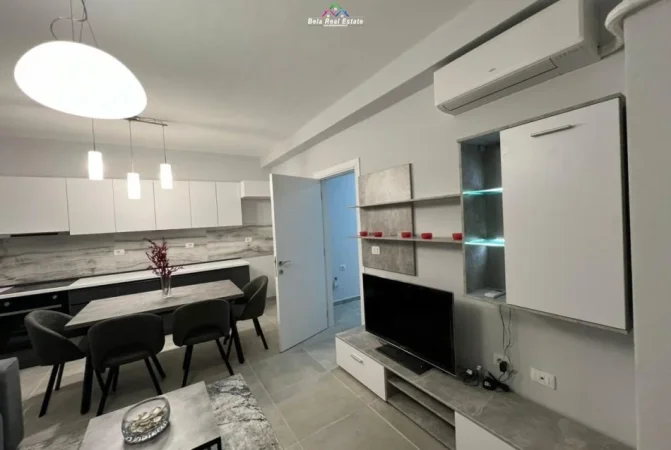 Tirane, jepet me qera apartament 1+1 Kati 4, 70 m² 620 € (Rruga e Ullishtes)
