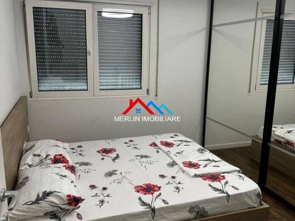 Tirane, jepet me qera apartament 1+1+Ballkon Kati 4, 47 m² 725 € (RRUGA ROBERT SHVARC,KMUNA E PARISIT)