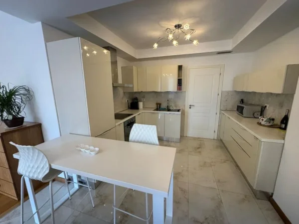 Tirane, shitet apartament 3+1 , 220 m² (air albania)