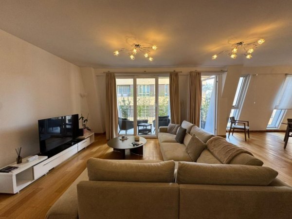 Tirane, shitet apartament 3+1 , 220 m² (air albania)