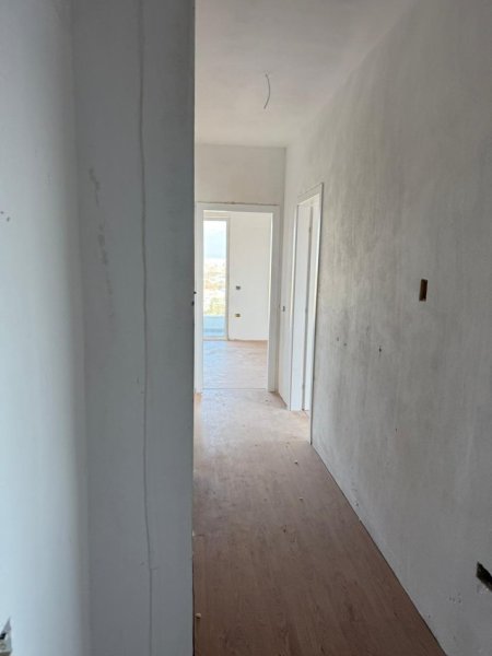 Tirane, shitet apartament 2+1+Ballkon Kati 8, 128 m² 128.500 € (Univers City)