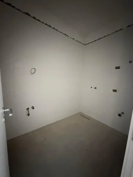 Tirane, shitet apartament 2+1+Ballkon Kati 8, 128 m² 128.500 € (Univers City)