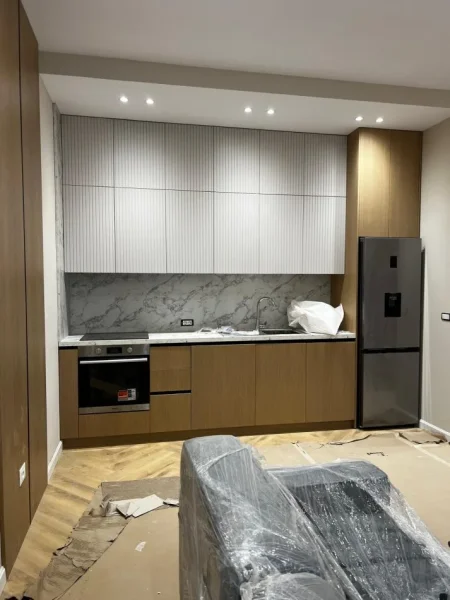 Tirane, jepet me qera apartament 1+1+Ballkon Kati 4, 74 m² 1.000 € (Delijorgji)