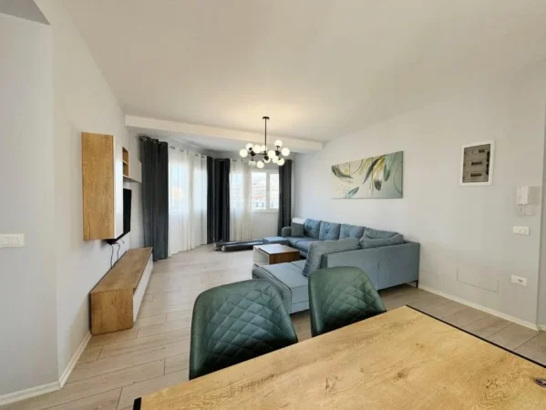 Tirane, shitet apartament 2+1 , 131 m² 249.000 € (fusha aviacionit)