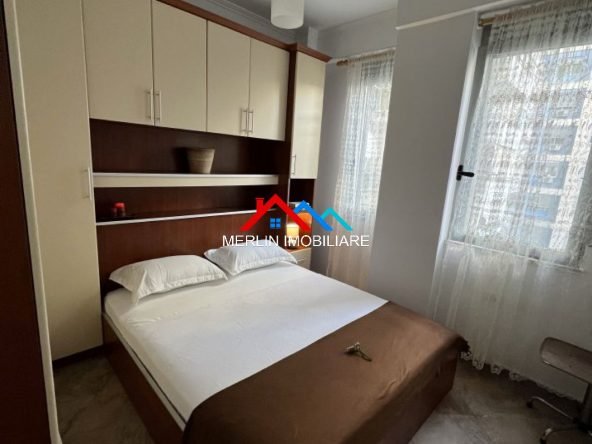 Tirane, jepet me qera apartament 2+1+Ballkon Kati 3, 70 m² 725 € (RRUGA E DIBRES)