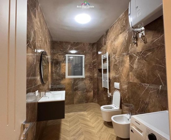 Tirane, jepet me qera apartament 2+1 Kati 1, 145 m² 1.040 € (Sauk)