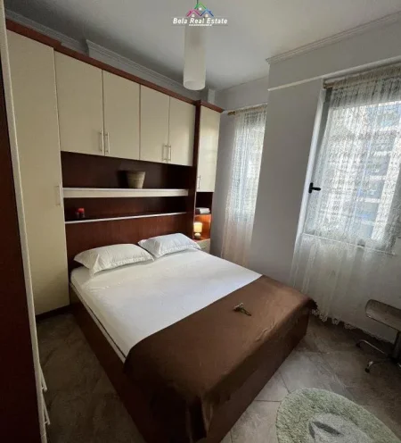 Tirane, jepet me qera apartament 2+1 Kati 3, 70 m² 730 € (Rruga e Dibres)