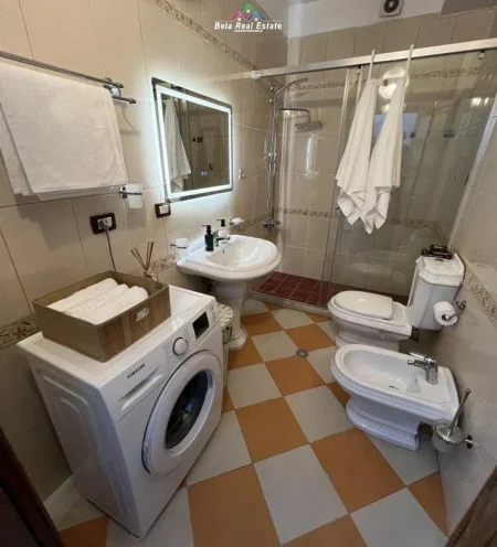 Tirane, jepet me qera apartament 2+1 Kati 3, 70 m² 730 € (Rruga e Dibres)