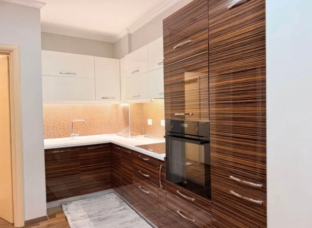 Tirane, jepet me qera apartament 2+1+Ballkon Kati 7, 112 m² 650 € (Astir)