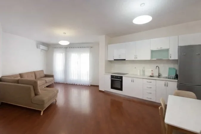 Tirane, jepet me qera apartament 1+1 Kati 4, 70 m² 600 € (Rruga Frosina Plaku)