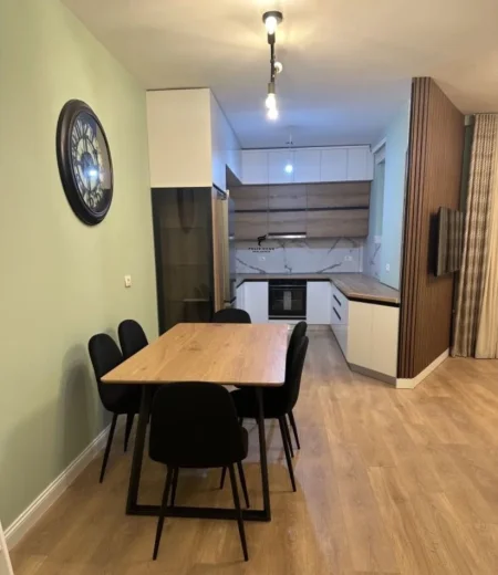 Tirane, jepet me qera apartament 3+1+Ballkon Kati 5, 150 m² 1.500 € (KOPSHTI BOTANIK)