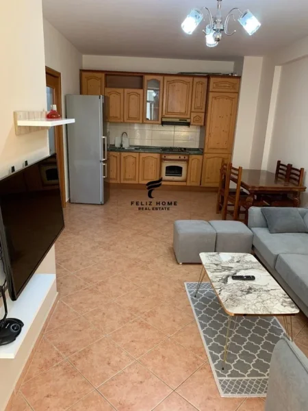 Tirane, jepet me qera apartament 2+1 Kati 2, 85 m² 650 € (KOMUNA E PARISIT)