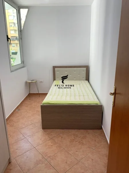 Tirane, jepet me qera apartament 2+1 Kati 2, 85 m² 650 € (KOMUNA E PARISIT)