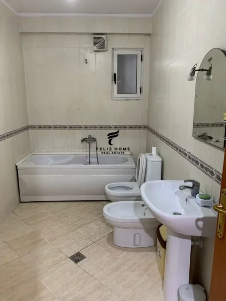 Tirane, jepet me qera apartament 2+1 Kati 2, 85 m² 650 € (KOMUNA E PARISIT)
