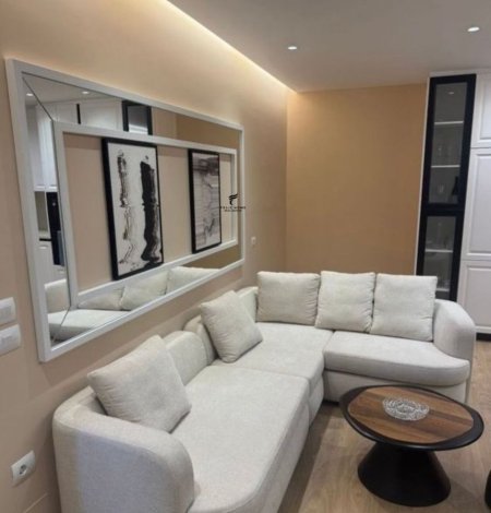 Tirane, shitet apartament 2+1+Ballkon Kati 2, 120 m² 370.000 € (BLLOKU AMBASADAVE)