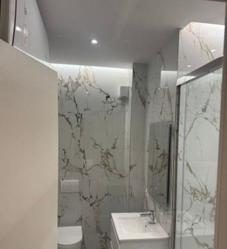 Tirane, shitet apartament 2+1+Ballkon Kati 2, 120 m² 370.000 € (BLLOKU AMBASADAVE)