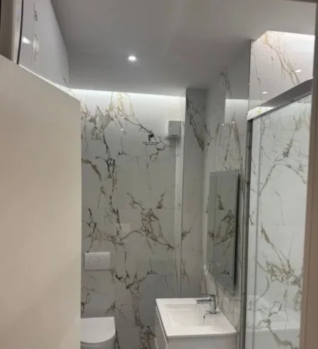 Tirane, shitet apartament 2+1+Ballkon Kati 2, 120 m² 370.000 € (BLLOKU AMBASADAVE)