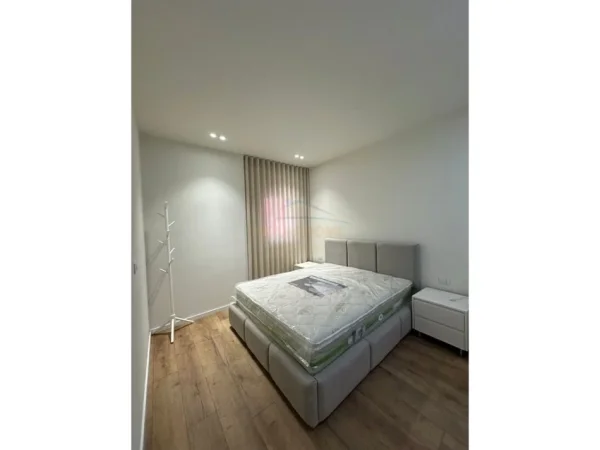 Tirane, jepet me qera apartament 1+1+Ballkon Kati 3, 64 m² 600 € (Bulevardi i Ri)