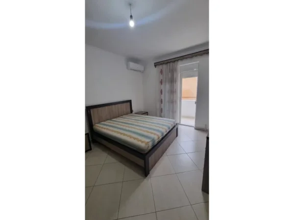 Tirane, jepet me qera apartament 2+1 Kati 3, 58 m² 600 € (Vasil Shanto)